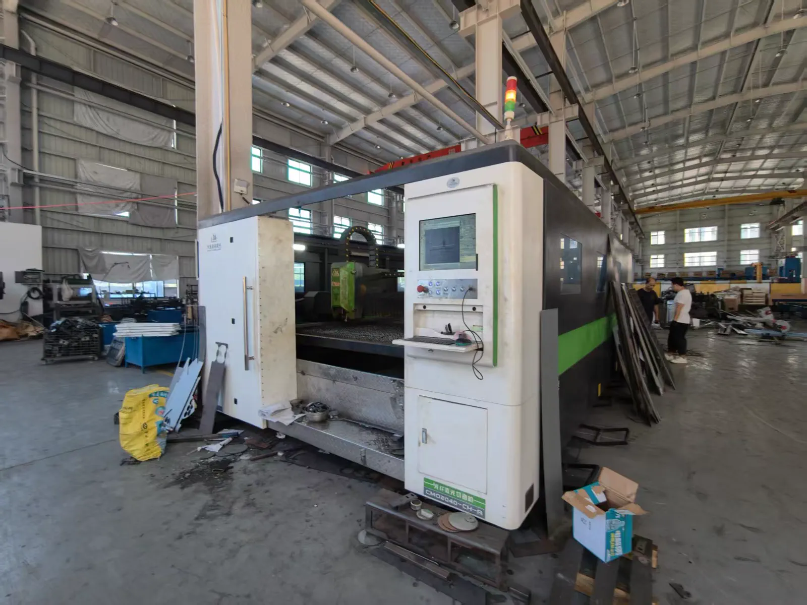 Laser cutting equipment in the SHLION metal fabrication workshop